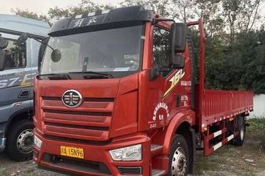 二手一汽解放 J6L 经典版 240马力 4X2 6.75米栏板载货车(平顶)(国六) 单桥 大柴二手载货车 黄牌