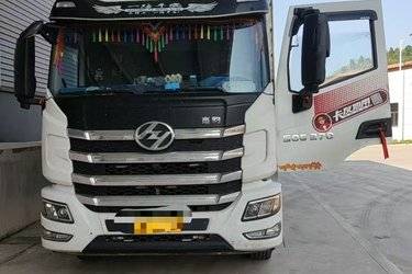 二手上汽红岩 杰豹H6 标载版 300马力 4X2 7.8米厢式载货车(国六) 单桥 潍柴二手载货车 黄牌
