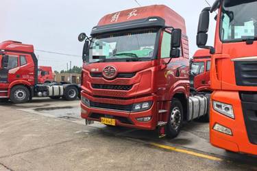 二手青岛解放 悍VH重卡 460马力 6X4 牵引车(国六) 双驱 潍柴二手牵引车 黄牌