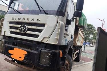 二手上汽红岩 金刚重卡 310马力 6X4 5.6米自卸车(国四) 后八轮 潍柴二手自卸车 黄牌