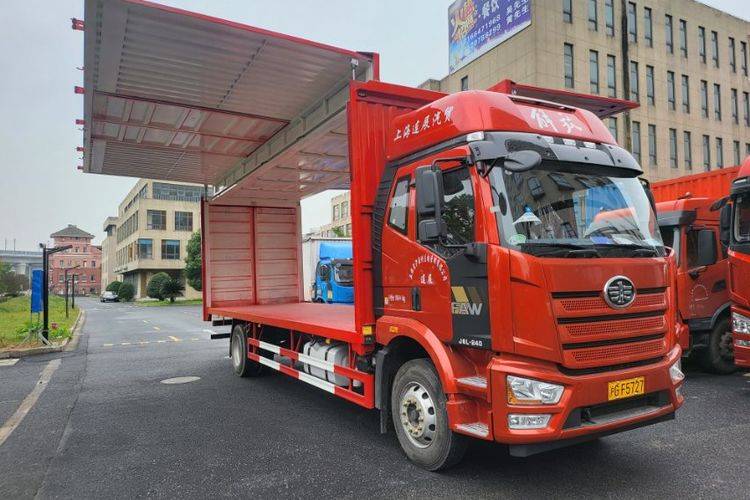 二手一汽解放 240马力 载货车