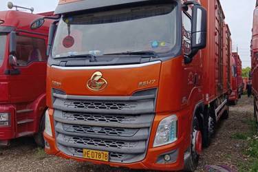 二手东风柳汽 乘龙H7中卡 270马力 6X2 9.7米厢式载货车(国五) 前四后四 安徽康明斯二手载货车 黄牌图片