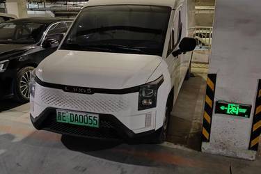 二手菱势电卡 2.5T 3.015米单排纯电动栏板微卡35.9kWh  二手电动卡车电动载货车图片