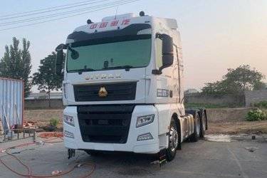 二手中国重汽 汕德卡SITRAK G7S重卡 奢华版 610马力 6X4 AMT自动挡牵引车(液缓)(国六) 双驱 曼二手牵引车 黄牌图片