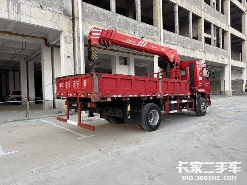 东风柳汽乘龙 200马力 专用车