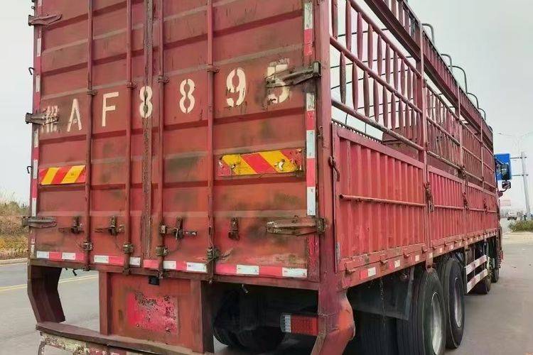 二手青岛解放 350马力 载货车
