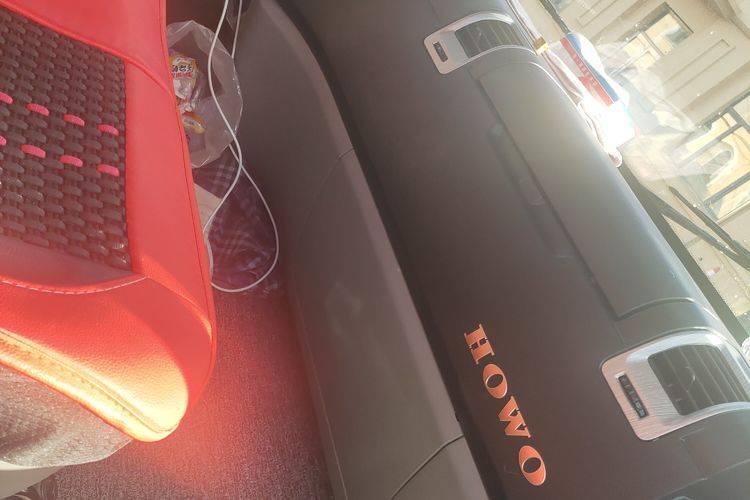 重汽豪沃(HOWO) 350马力 载货车