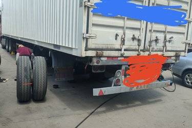 二手14.00米x2.55米 2轴 集装箱式半挂车