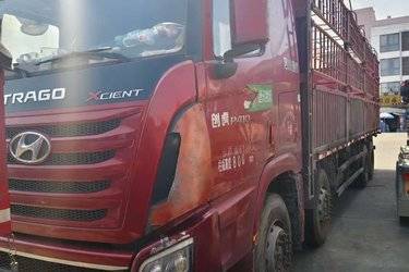 二手现代商用车 创虎XCIENT重卡 410马力 8X4 9.37米厢式载货车(国五) 前四后八 现代商用车二手载货车 黄牌
