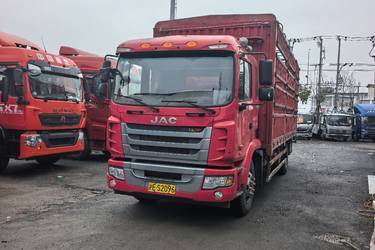 二手江淮 格尔发K3L中卡 180马力 4X2 6.77米仓栅式载货车(国五) 单桥 玉柴二手载货车 黄牌图片