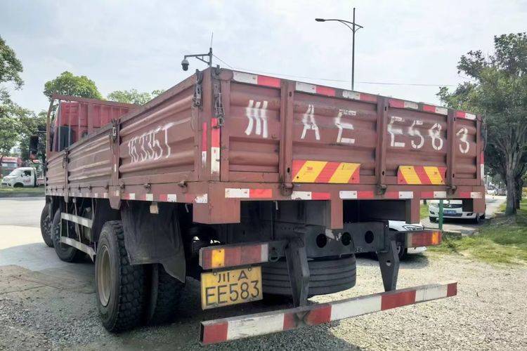 二手东风商用车 292马力 载货车