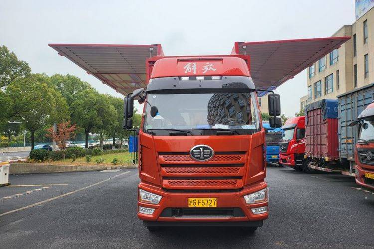 二手一汽解放 240马力 载货车