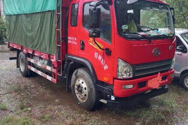 二手解放 虎VH 大王驾到 205马力 4.82米排半仓栅式载货车(国六) 单桥 云内动力二手载货车 黄牌