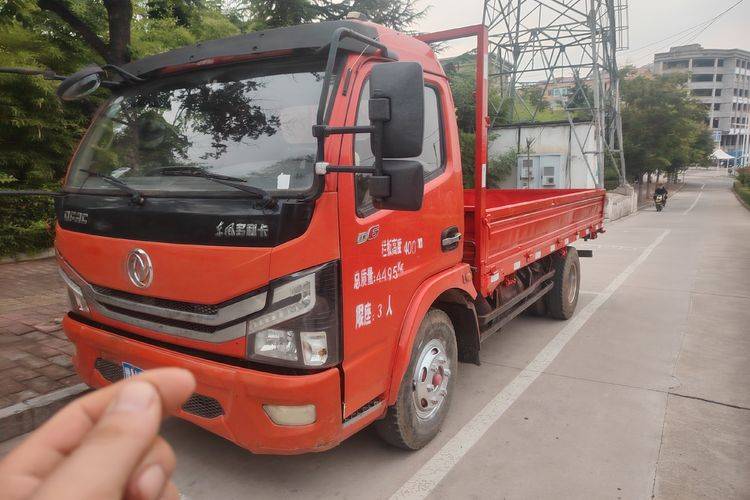 二手东风多利卡 150马力 载货车