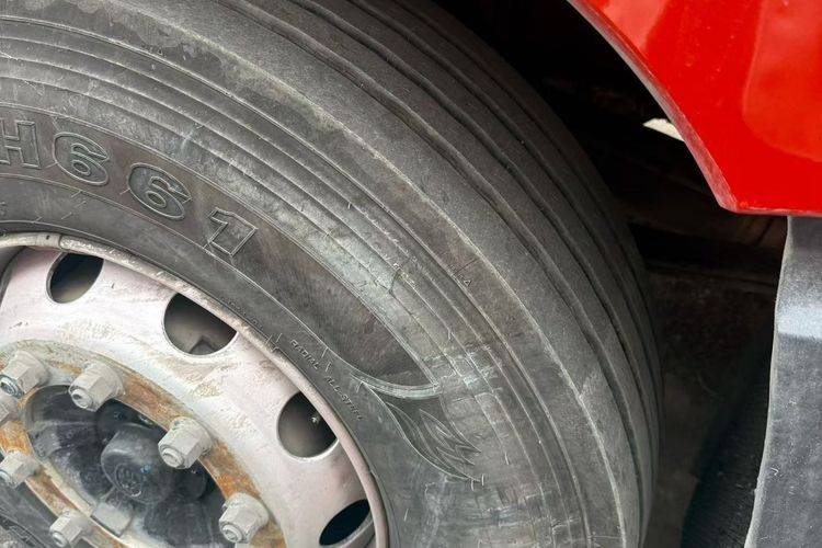 二手青岛解放 350马力 载货车