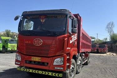 二手青岛解放 JH6重卡 460马力 8X4 8米自卸车(国五) 前四后八 潍柴二手自卸车 黄牌