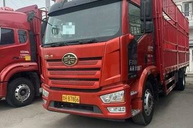 一汽解放 J6L中卡 尊享版 绿通 260马力 4X2 6.75米仓栅式载货车(国六) 单桥 大柴二手载货车 黄牌 一汽解放 J6L中卡 尊享版 绿通 260马力 4X2 6.75米仓栅式载货车(国六) 单桥 大柴二手载货车 黄牌