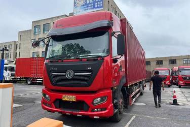 二手东风商用车 天锦KR PLUS 舒适版 290马力 4X2 9.8米翼开启厢式载货车(国六)(高顶双卧)(国六) 单桥 东风康明斯二手载货车 黄牌图片