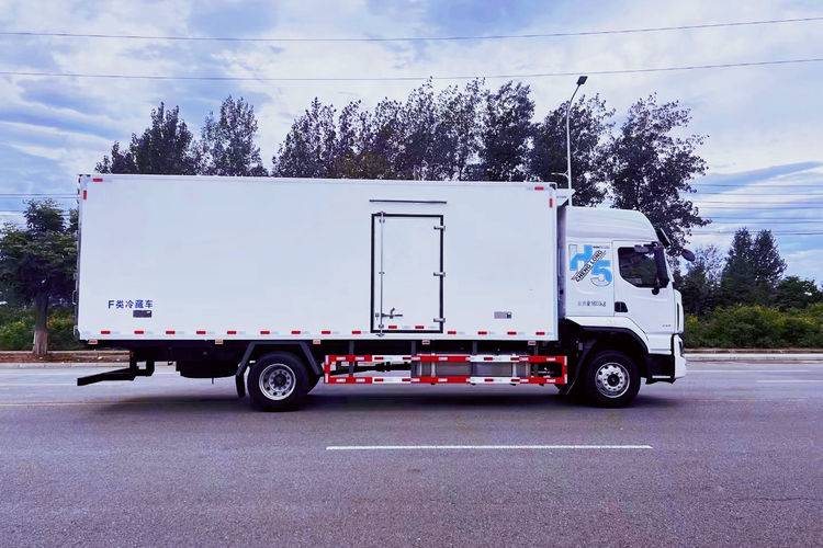二手东风柳汽乘龙 320马力 专用车