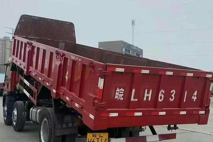 二手重汽豪曼 220马力 自卸车