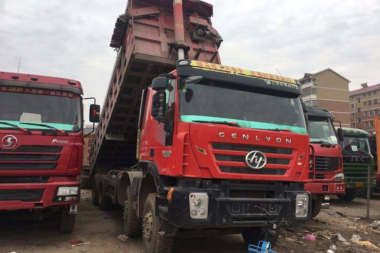 已售红岩杰斯前四后八自卸车