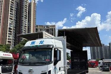 东风柳汽 乘龙H5 260马力 4X2 9.7米LNG翼开启厢式载货车(国六) 单桥 东风康明斯二手载货车 黄牌