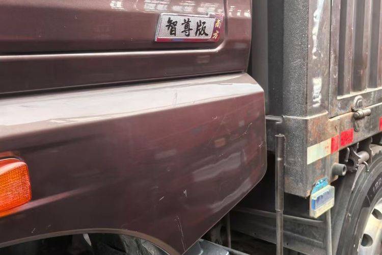 二手青岛解放 460马力 载货车