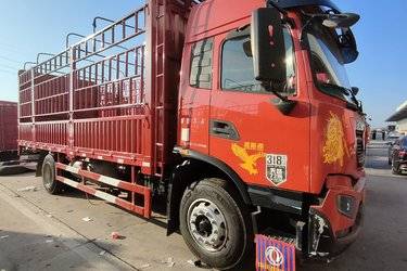 二手东风商用车 天锦KR 245马力 4X2 6.75米仓栅式载货车(国五) 单桥 康明斯二手载货车 黄牌图片