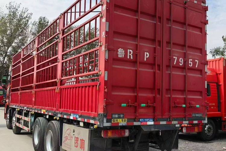 二手青岛解放 580马力 载货车