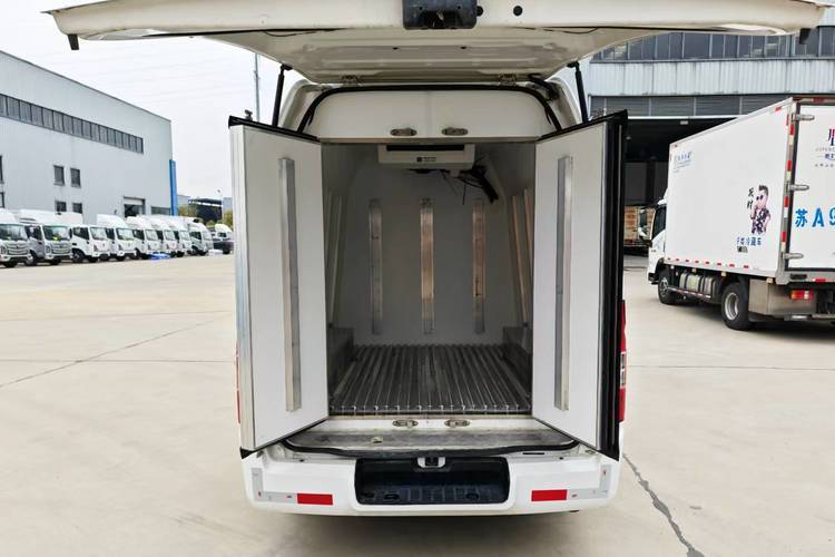 二手图雅诺轻客(原福田商务车) 160马力 专用车
