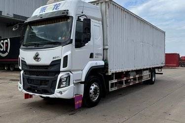 二手东风柳汽 乘龙H5中卡 270马力 4X2 9.6米厢式载货车(国五) 单桥 玉柴二手载货车 黄牌