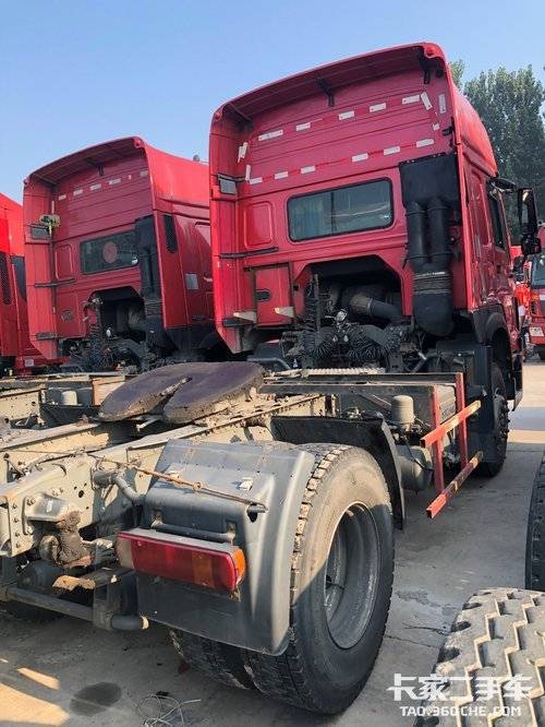 单桥牵引车重汽豪沃380马力 国四