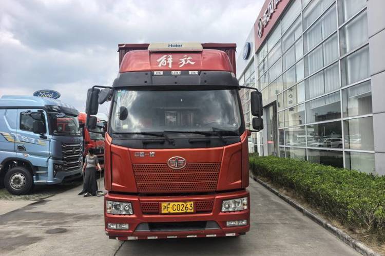 二手一汽解放 240马力 载货车