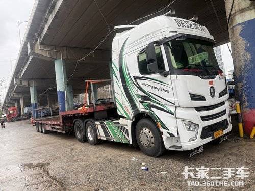 陕汽重卡 680马力 牵引车