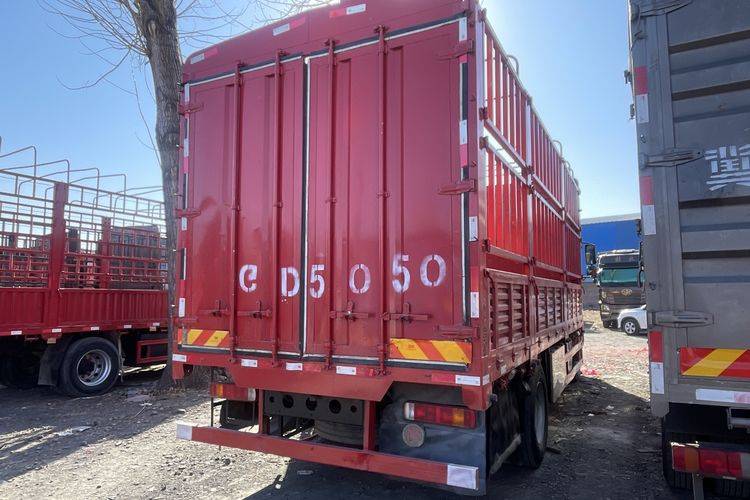 二手一汽解放 240马力 载货车