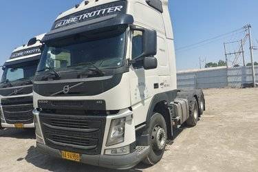 沃尔沃 FM重卡 460马力 6X2牵引车(国四) 双导 沃尔沃二手牵引车 黄牌