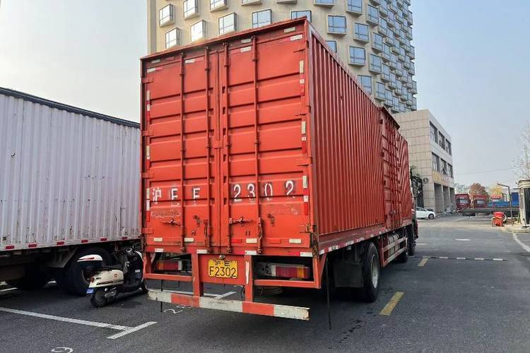 二手东风商用车 245马力 载货车