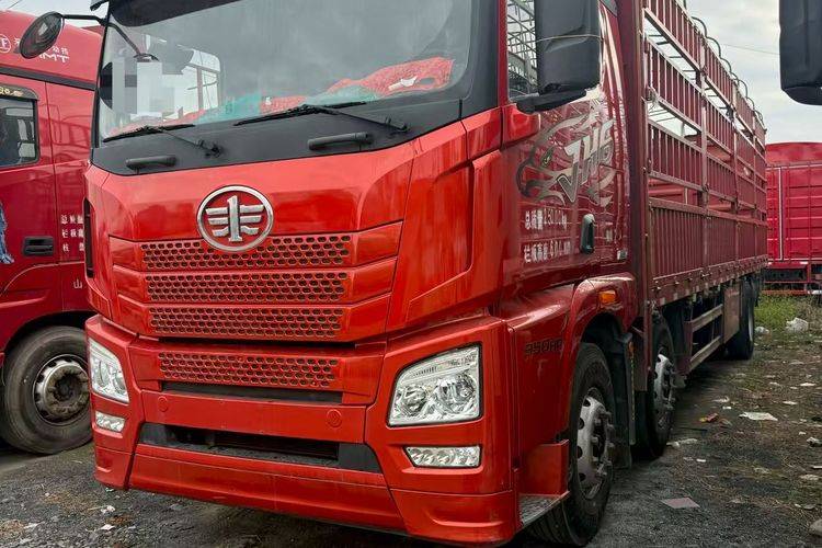 二手青岛解放 350马力 载货车