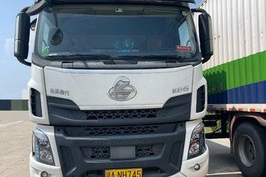 二手东风柳汽 乘龙H5 240马力 4X2 9.7米翼开启厢式载货车(国六) 单桥 玉柴二手载货车 黄牌