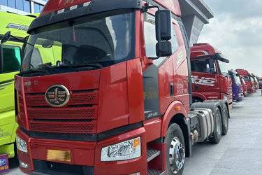二手一汽解放 J6P重卡 领航版 460马力 6X4牵引车(国五) 双驱 锡柴二手牵引车 黄牌图片