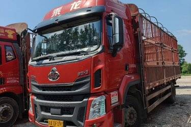 二手东风柳汽 乘龙H5中卡 240马力 4X2 6.8米仓栅式载货车(国五) 单桥 玉柴二手载货车 黄牌