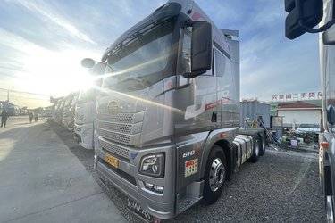 二手青岛解放 JH6重卡 领航版2.0 520马力 6×4 AMT自动挡牵引车(国六)(法士特12挡)(带液缓)(国六) 双驱 潍柴二手牵引车 黄牌