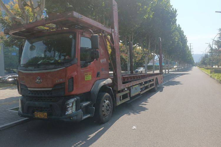 二手东风柳汽乘龙 200马力 专用车