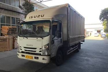 二手庆铃 五十铃700P 189马力 5.012米单排厢式载货车(国六) 单桥 庆铃五十铃二手载货车 黄牌