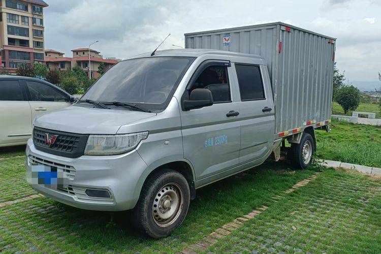 二手上汽通用五菱 125马力 载货车