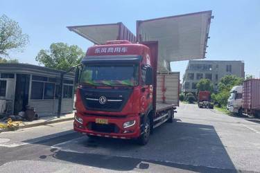 二手东风商用车 天锦KR PLUS 舒适版 290马力 4X2 9.8米翼开启厢式载货车(国六)(高顶双卧)(国六) 单桥 东风康明斯二手载货车 黄牌图片