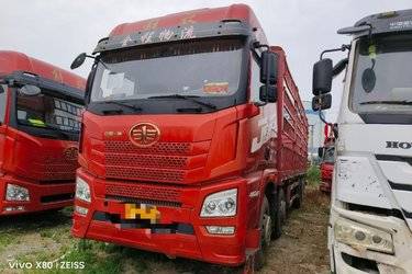 二手青岛解放 JH6重卡 领航版 北方款 460马力 8X4 9.4米载货车底盘(国五) 前四后八 潍柴二手载货车 黄牌图片