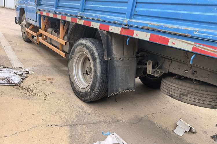 二手江铃汽车 122马力 载货车