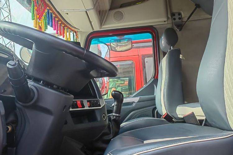 二手东风柳汽乘龙 290马力 载货车