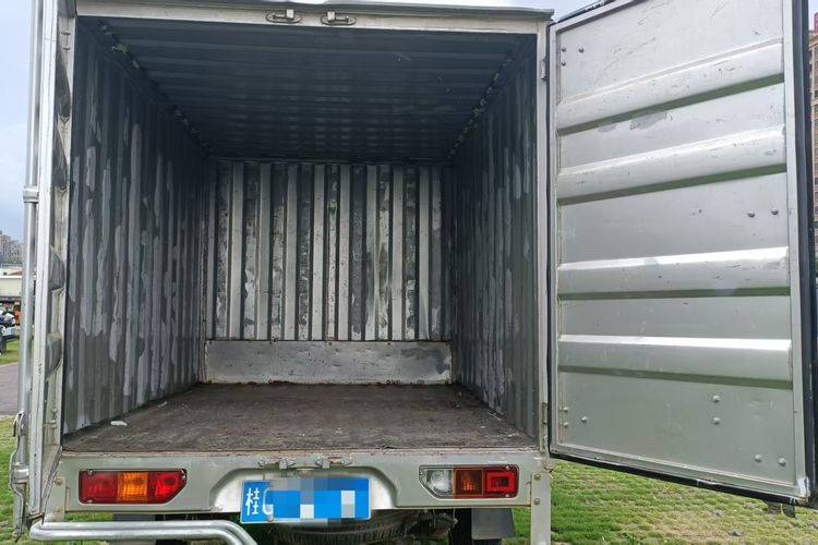 二手上汽通用五菱 125马力 载货车